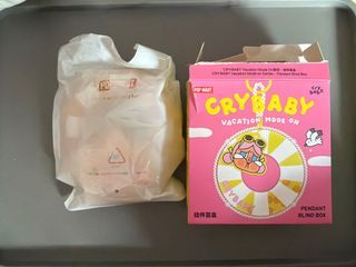 POP MART CRYBABY VACATION MODE ON PENDANT
