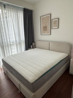 'Levitate' mattress by HipVan (King) - Immaculate condition