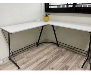BRAND NEW - White Black L shaped Computer Table
