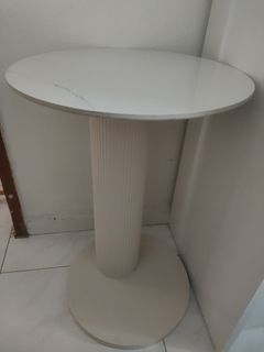 White Round Side Table with Fluted Pedestal Base